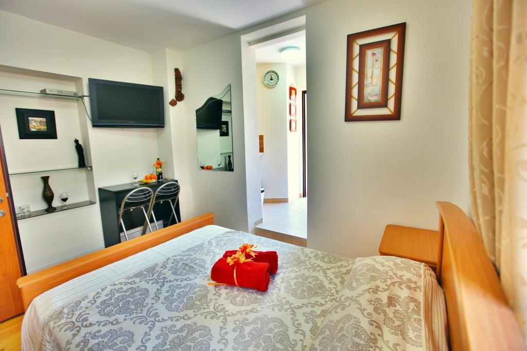 Haifa Guest House Room photo